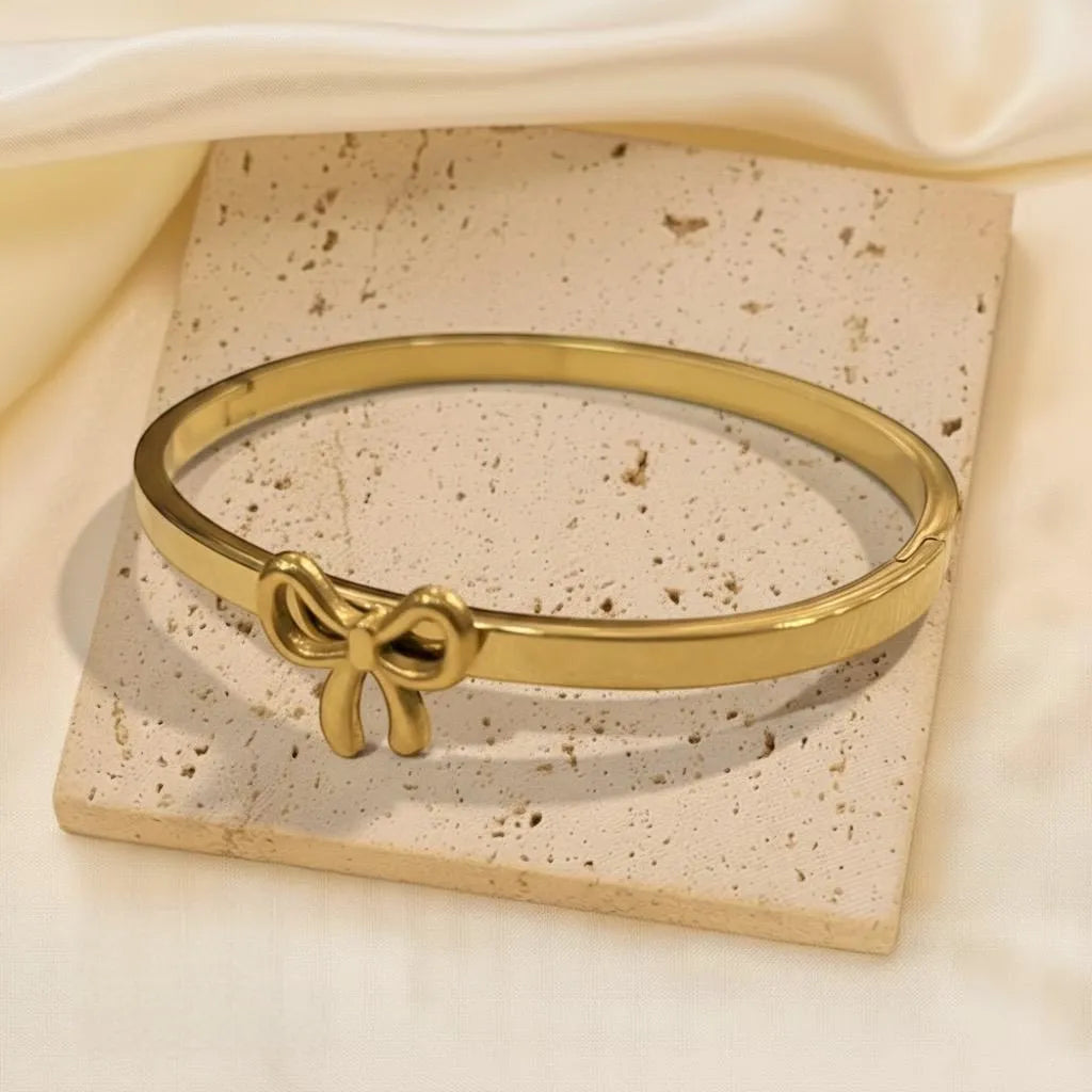 Aura Gold Bow Cuff