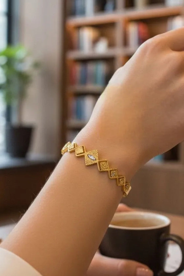 Kira Geometric Diamond Gold Handcuff