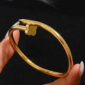Verona Clover Nail Gold Handcuff