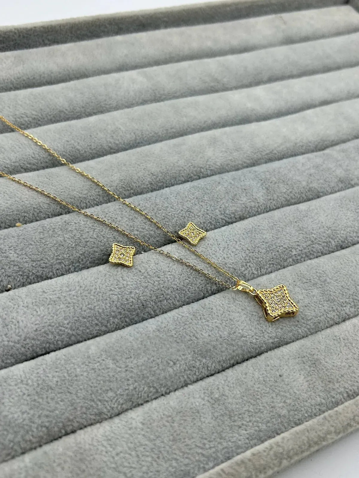 Stella Pave Quatrefoil 2-Piece Set