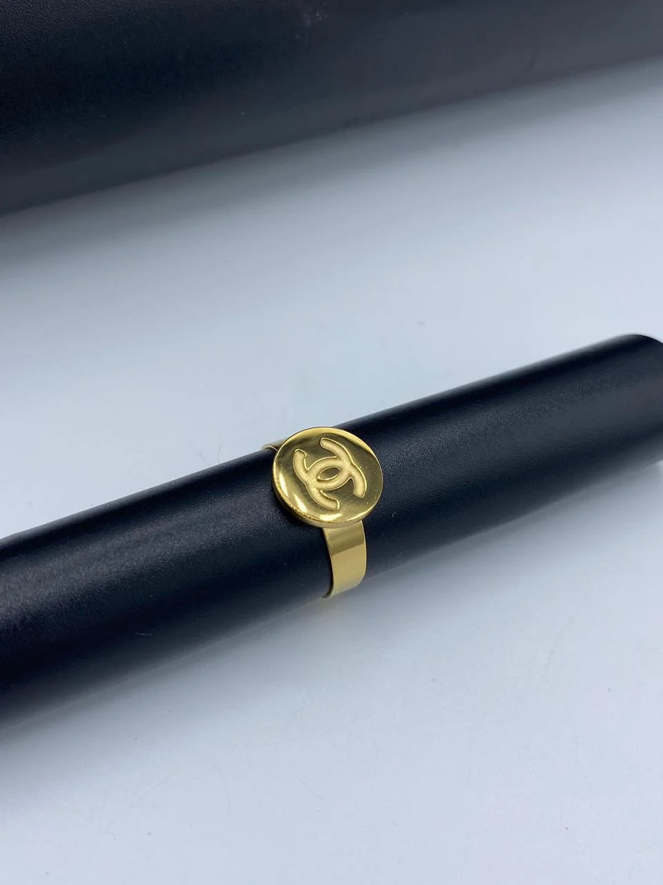The Parisienne Signature Ring