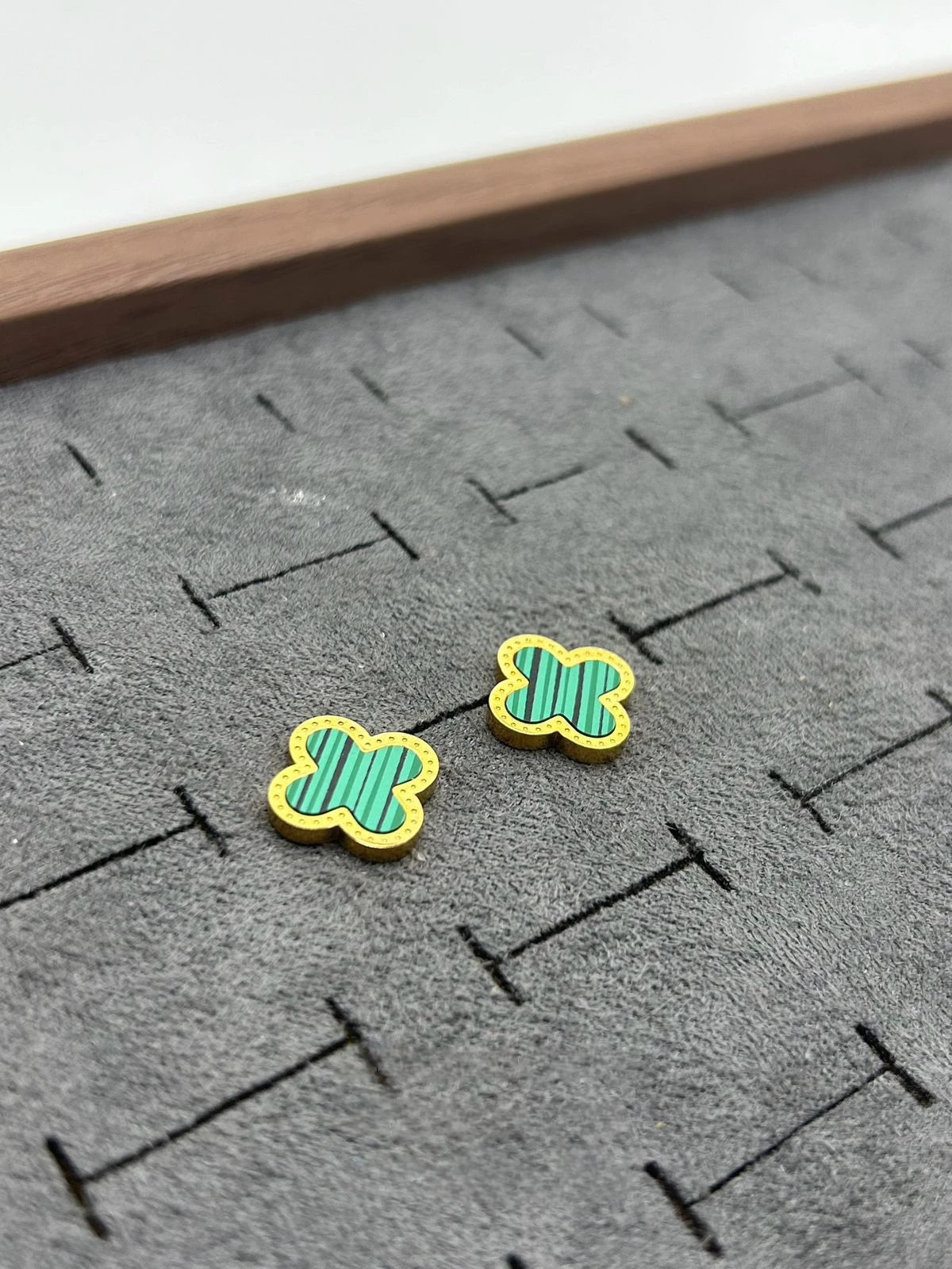 Vintage Motif Clover Earrings