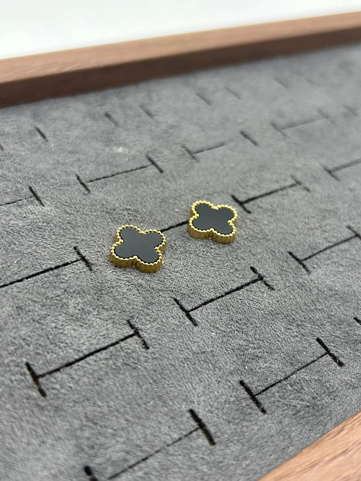 Vintage Motif Clover Earrings