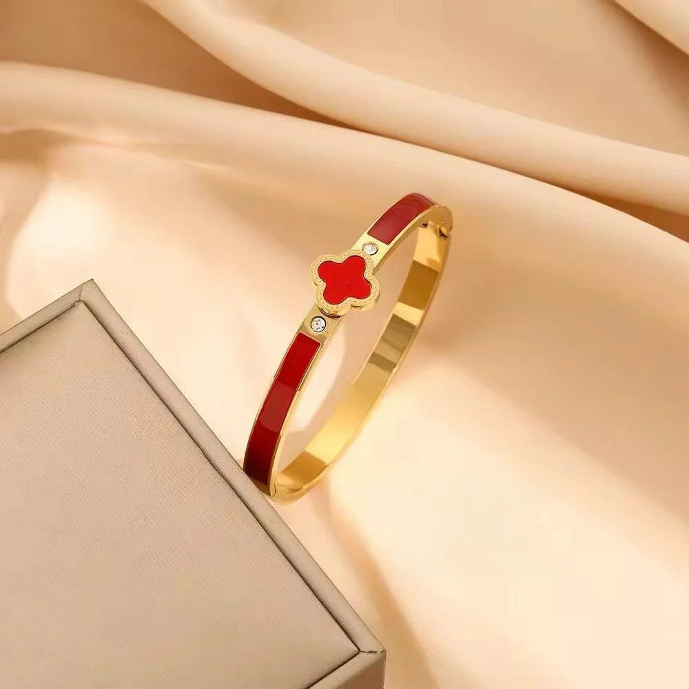 Elara Clover Motif Crystal Handcuff