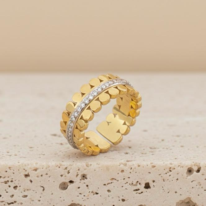 Aura Petal Crystal Band Ring